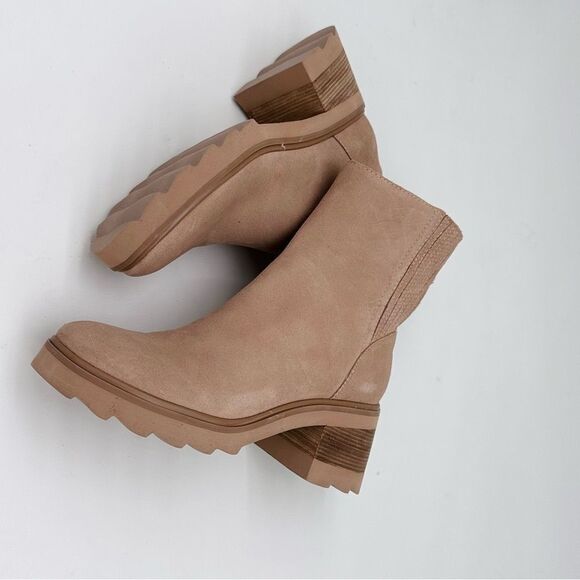 Dolce Vita Martey H2O Waterproof Bootie
Shop all Dolce Vita - Picture 1 of 9